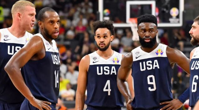 FIBA官方发科比海报祝贺美国男篮夺冠，曼巴精神永存，这一刻泪目了